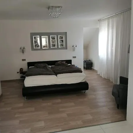 Villa Velky Dum S Krasnou Zahradou *